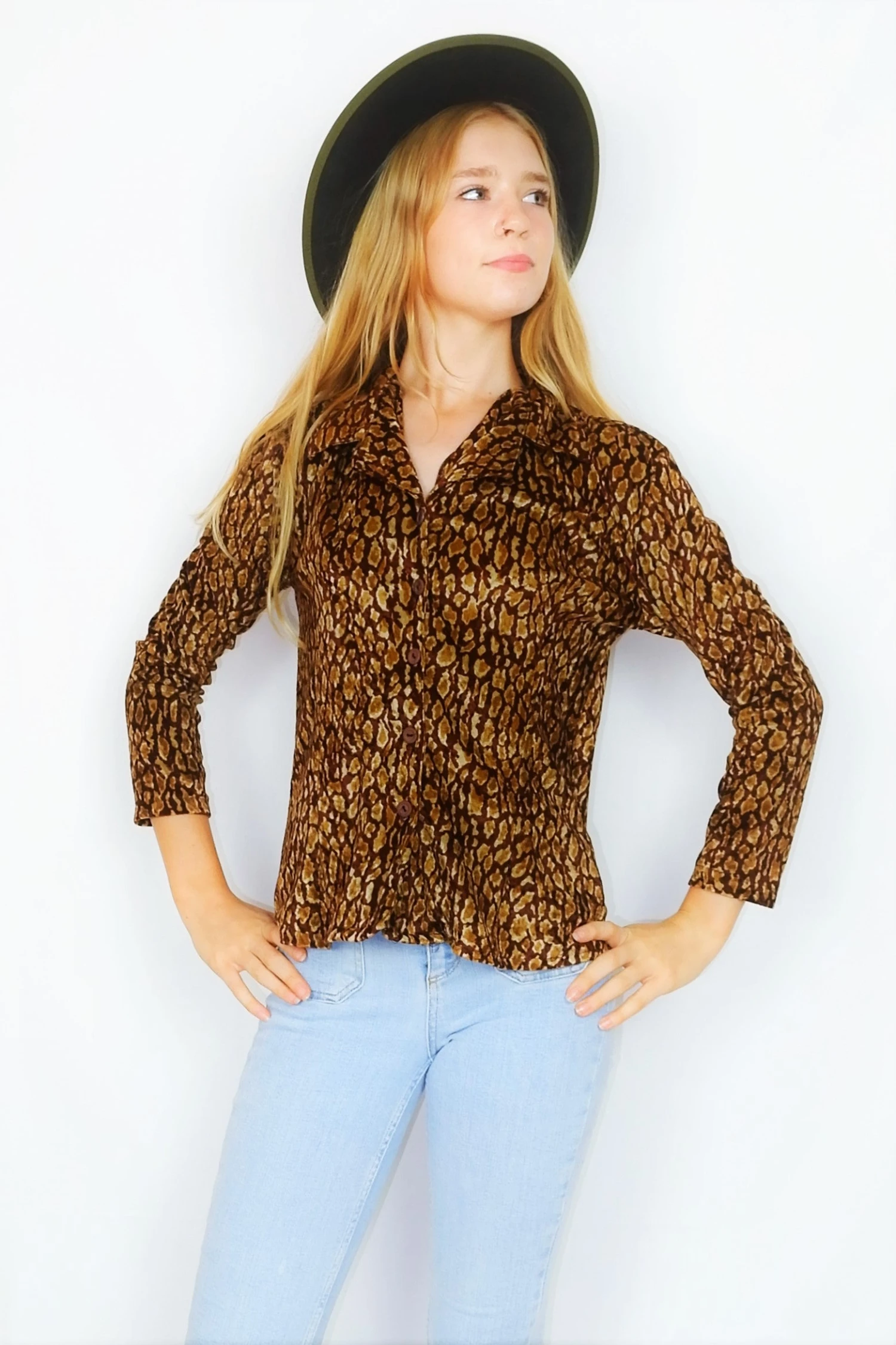 70's Vintage Velvet Shirt - Bronze Cheetah Print - Size S/M 3 70's Vintage Velvet Shirt - Bronze Cheetah Print - Size S/M