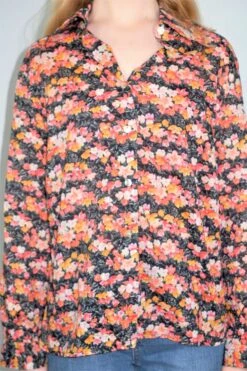 70's Vintage - Charcoal & Rouge Ditsy Floral Shirt - Size S/M -Style Luma Sales Store DSCF9531
