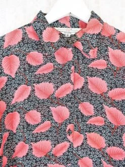 70's Vintage - Black & Pink Floral Leaf Shirt - Size S/M -Style Luma Sales Store IMG 0702x f11c879b ca89 4023 a65b 96dc97bbb029