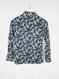 70's Vintage - Flower Power Fitted Shirt Black & White Floral Shirt - Size S -Style Luma Sales Store IMG 0727x 7c11172a a5fd 4fd0 a332 a5964137e5f9
