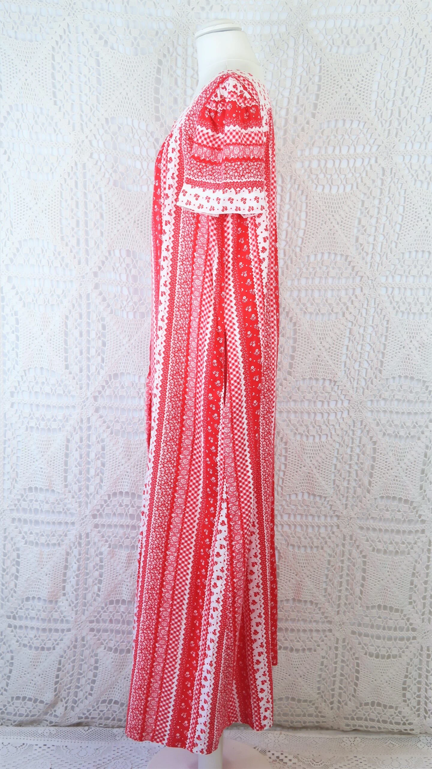 70's Vintage Spring Dress - Bright Red & White Floral - Size L 7 70's Vintage Spring Dress - Bright Red & White Floral - Size L - Image 5