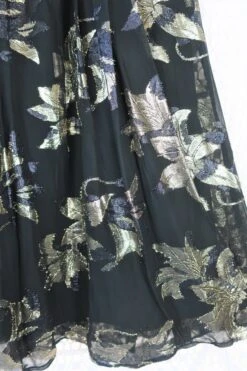80's Vintage - Floral Metallic Embellished Skirt - Black & Gold - S -Style Luma Sales Store IMG 4584 2 e1fec92c bd82 4d8b a6b0 d65581dd83bf