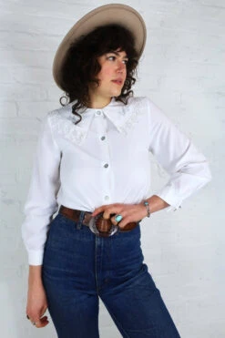 Vintage White Oversized Lace Collar Blouse - Size S -Style Luma Sales Store IMG 8248