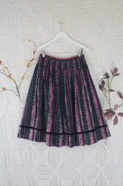 70's Vintage Skirt - Charcoal, Bright Pink & Sky Blue Floral - S