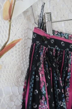 70's Vintage Skirt - Charcoal, Bright Pink & Sky Blue Floral - S -Style Luma Sales Store IMG 8841 50d1a9c2 e70d 45ac 8fb6 98aa98011c20