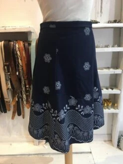 Vintage Blue & White Floral A-line Skirt - Size M -Style Luma Sales Store image 1af04f2d e0ec 42ef 9cc9 5fa23030eb66
