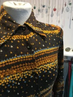 Retro 70s Ditsy Print Shirt - XS/S -Style Luma Sales Store image dd21cd82 83ec 43bb 97dd 94605e786ff6