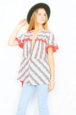 Vintage Robe Top - Red & White Frilly Polka Dot Floral - Size M/L