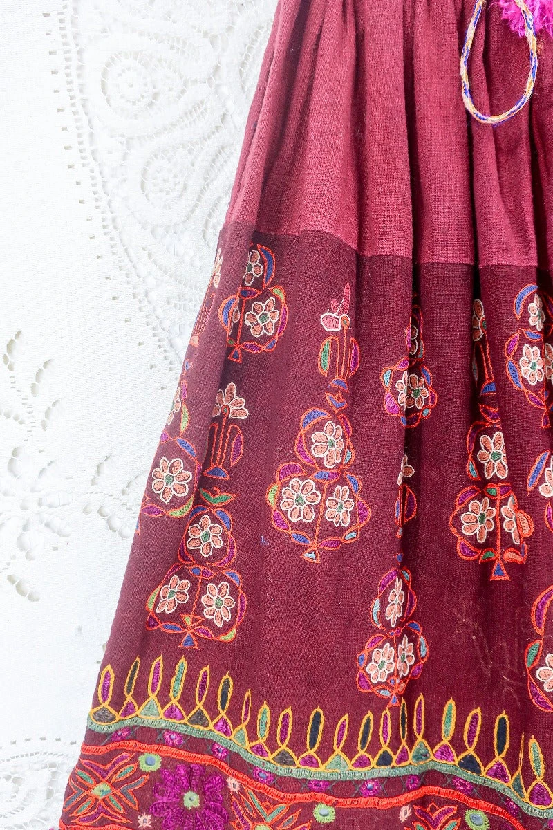 Vintage Rosehip & Ruby Red Embroidered Skirt - Size XXS 4 Vintage Rosehip & Ruby Red Embroidered Skirt - Size XXS - Image 2