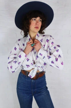 Vintage Retro Dagger Collar Shirt - Pearl & Violet Floral Shirt - Free Size M/L -Style Luma Sales Store vintage white folky prairie blouse bohemian 70s fashion all about audrey 88
